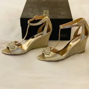 Badgley Mischka Shoes Badgley Mischka Nedra Wedge Size